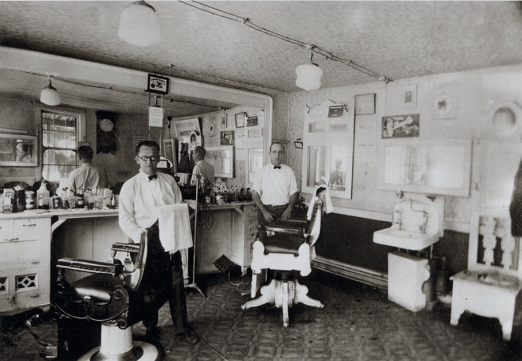 the history of barbering - 1930's barber shop